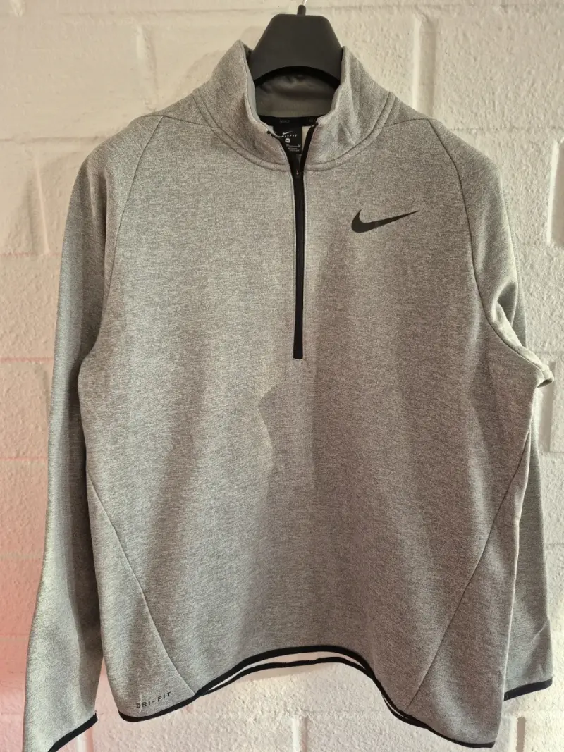 Polerón Nike Dri-FIT gris con cierre - 1
