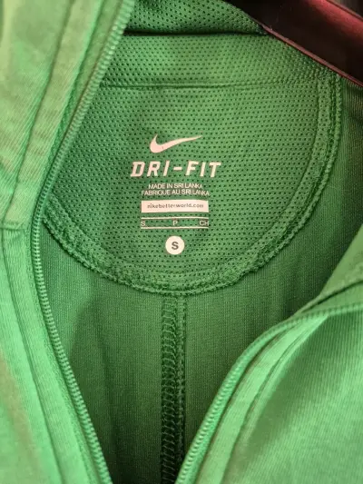 Polerón Nike Dri-Fit verde deportivo - miniatura 2