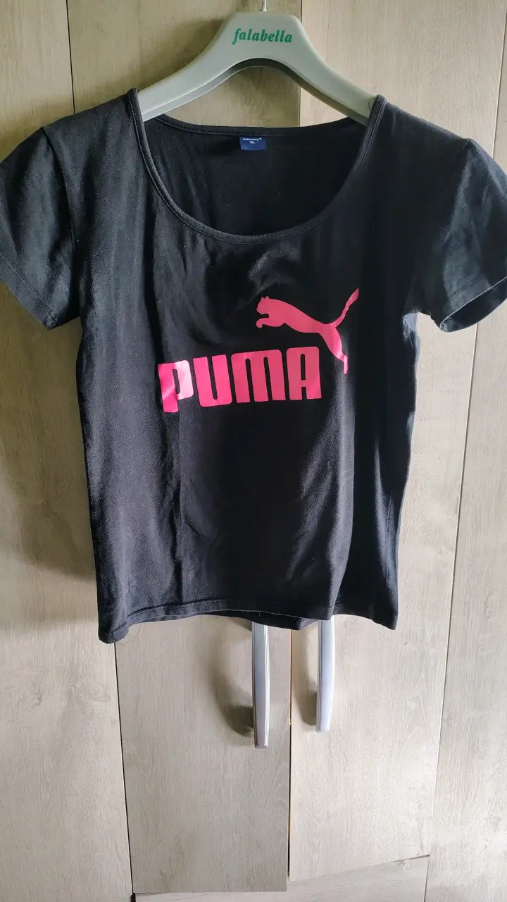 Polera negra Puma para mujer
