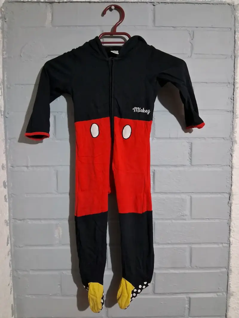Pijama infantil Mickey Mouse con capucha