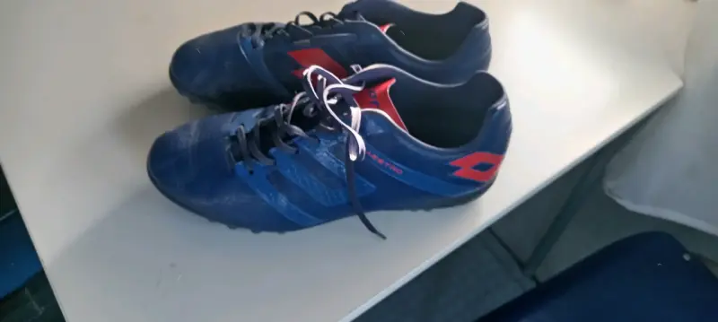 Zapatillas deportivas Lotto azules para fútbol - 1