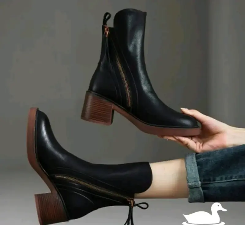 Botines negros 100 % cuero talla 35 - 1