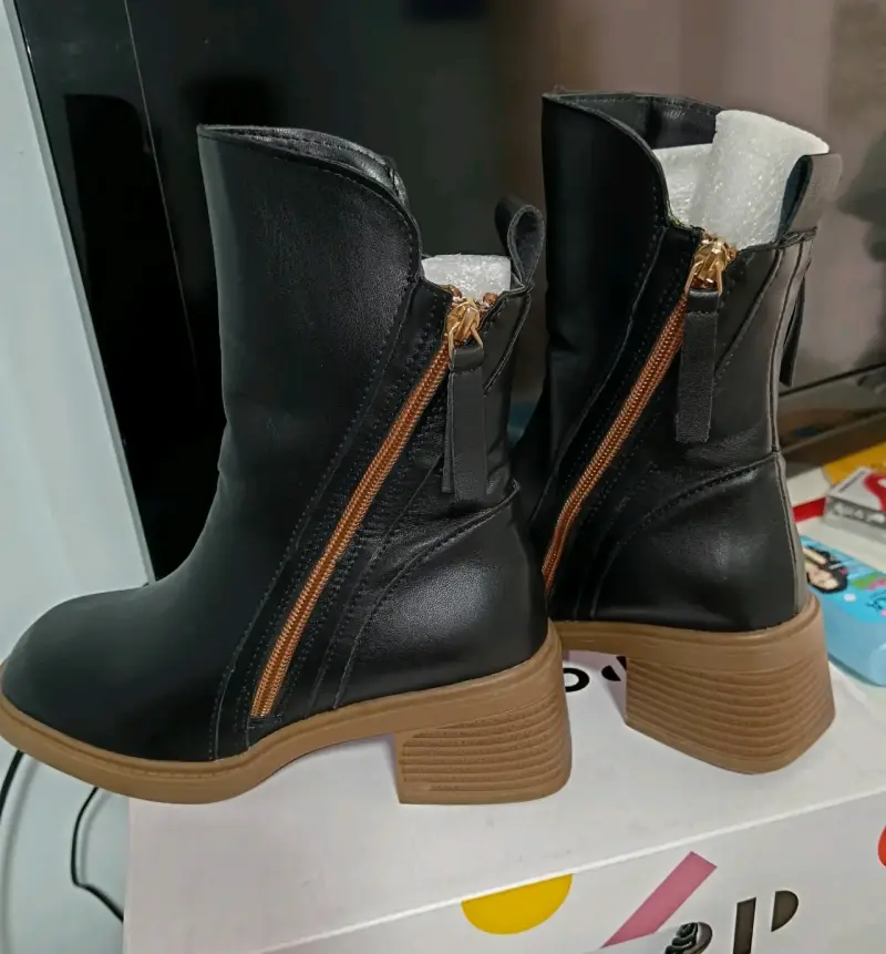 Botines negros 100 % cuero talla 35 - 2