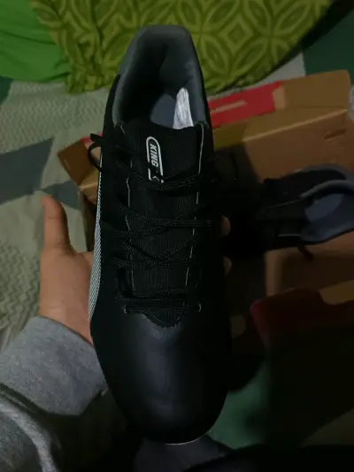 Zapatillas de fútbol Puma negras con tacos - miniatura 3