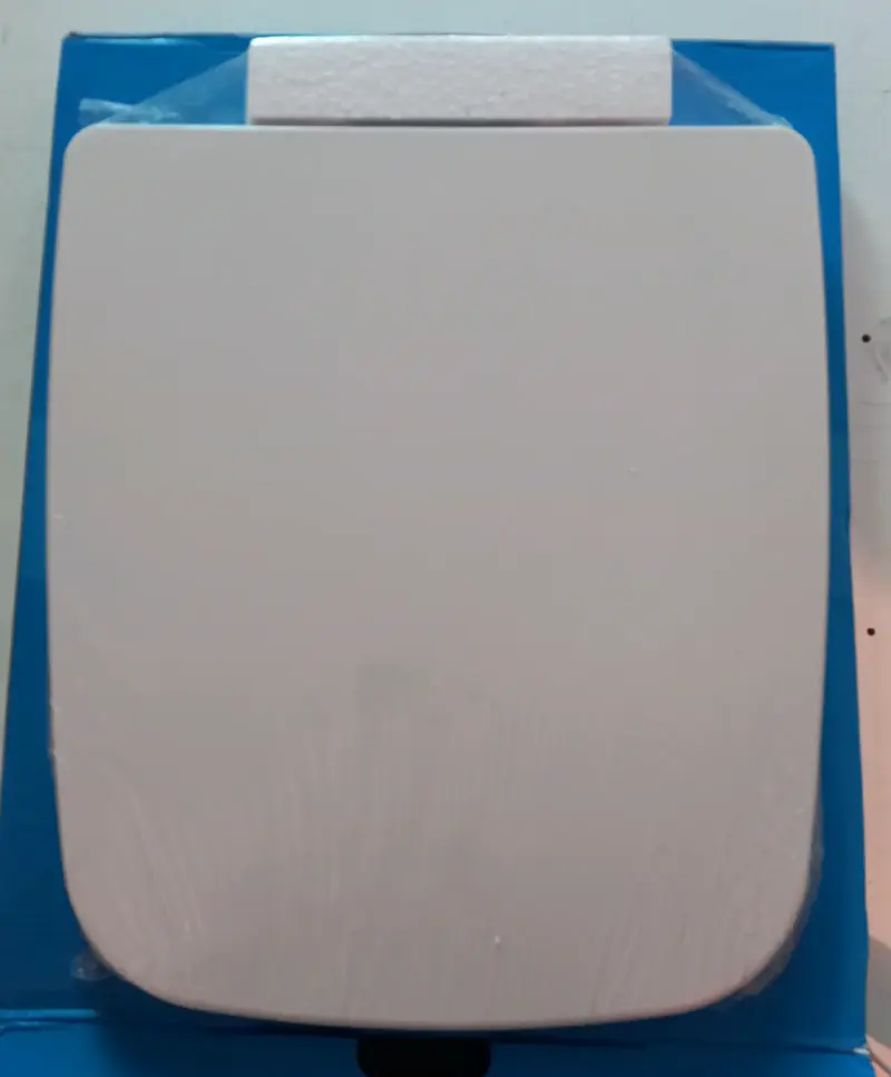 Asiento de inodoro blanco con cierre suave - 1