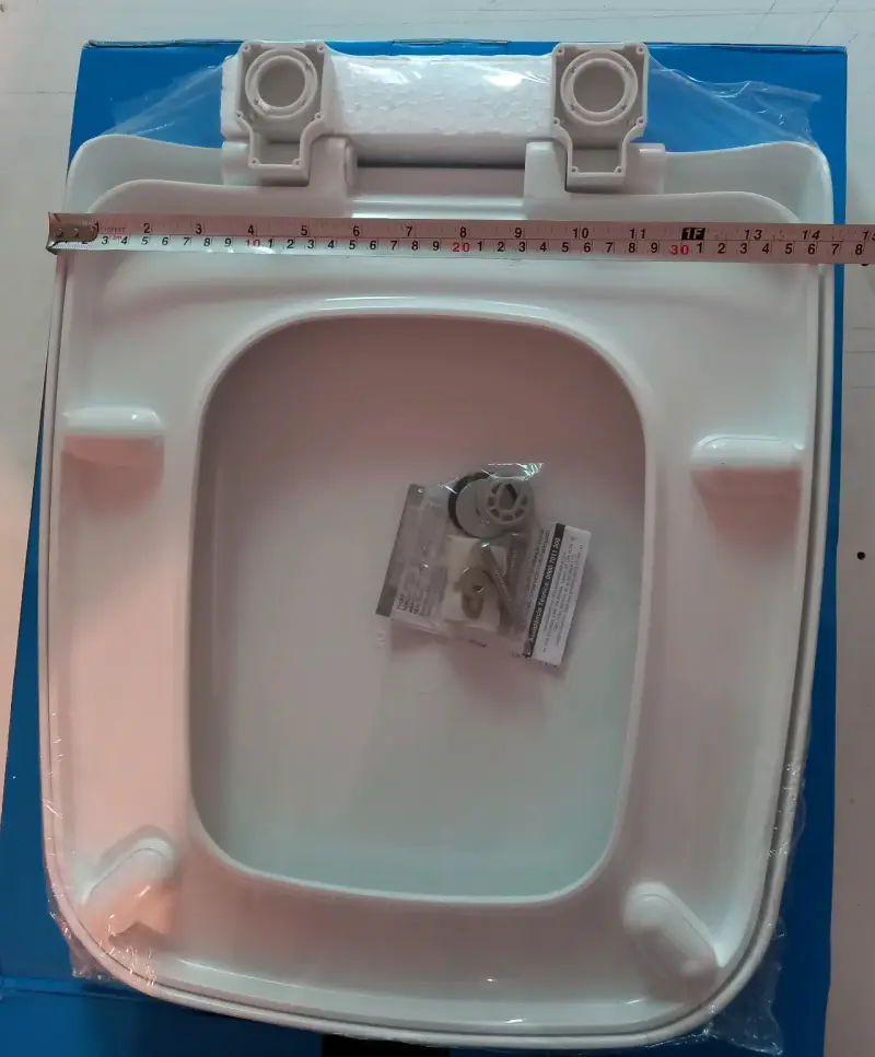 Asiento de inodoro blanco con cierre suave - 4