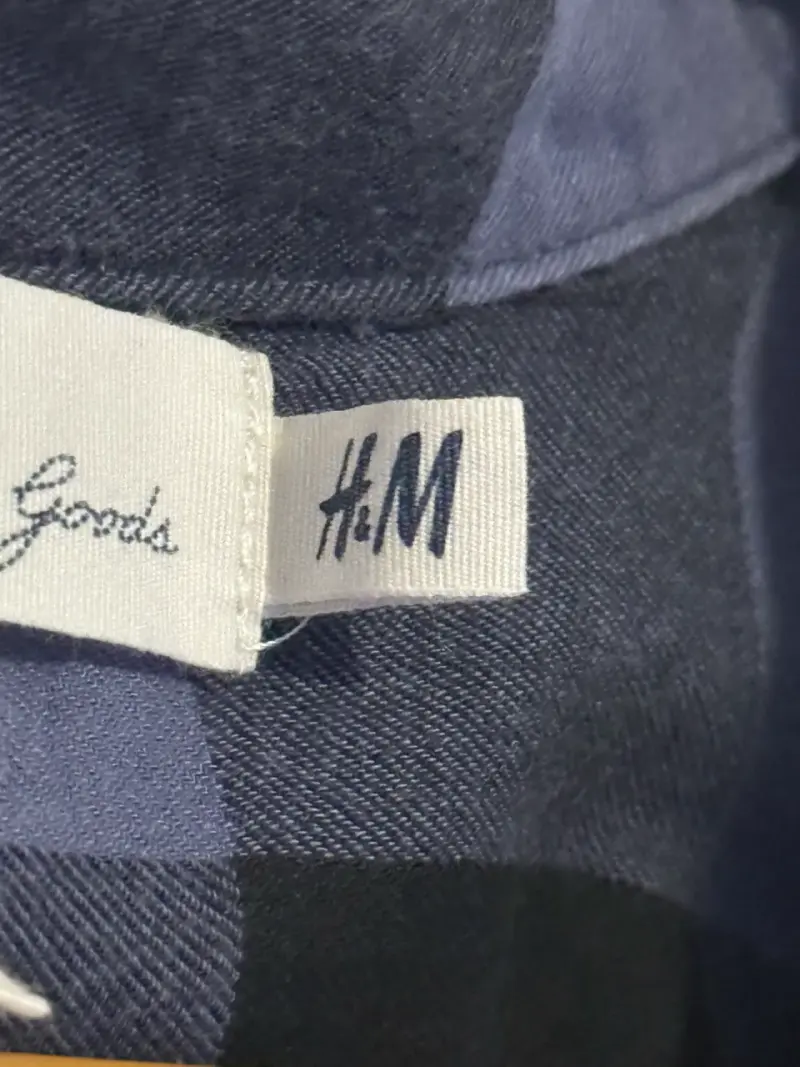Camisa a cuadros azul y negra para mujer - 3
