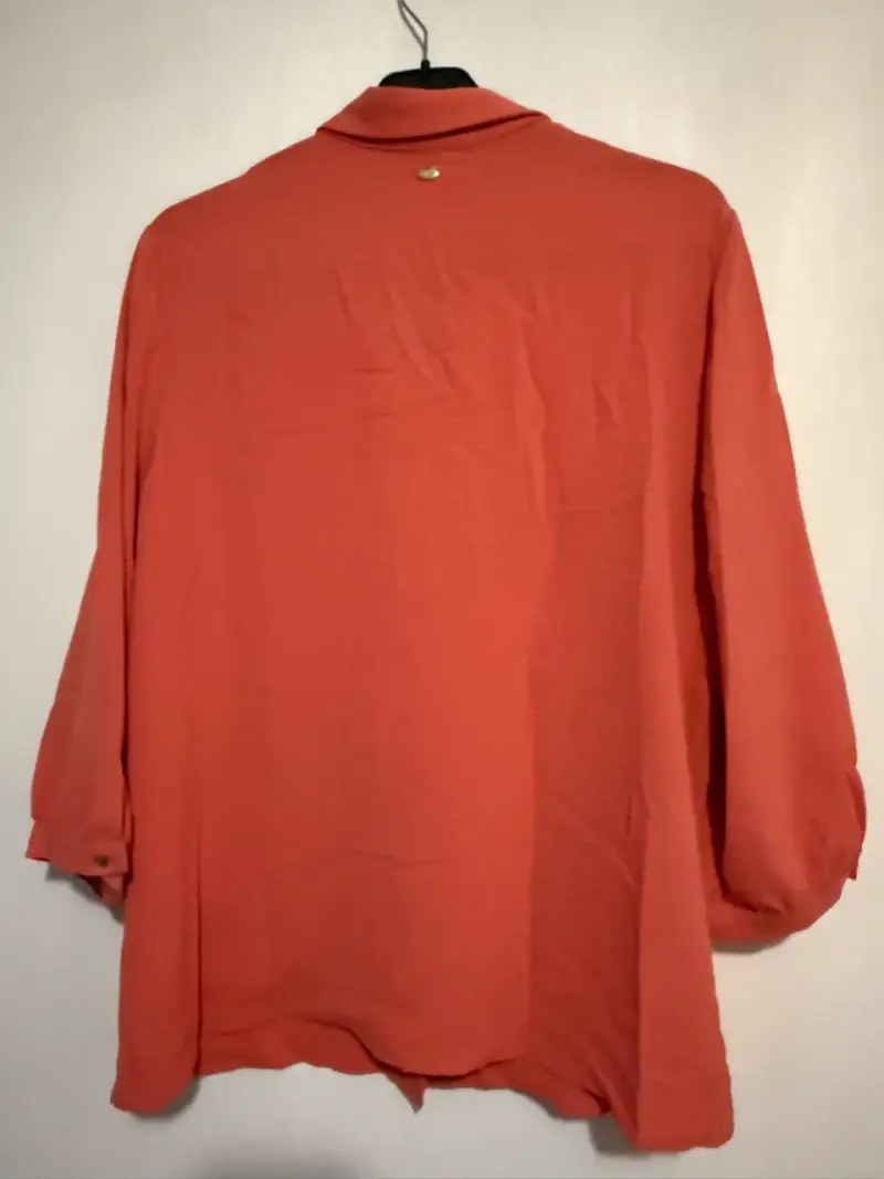 Blusa MG Gritte color coral con etiqueta - 3