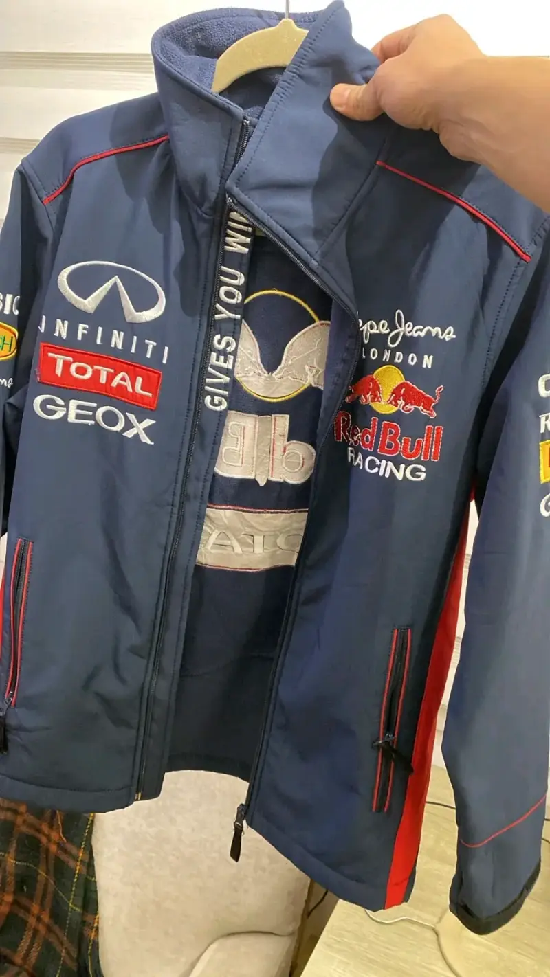 Chaqueta Red Bull Racing azul con logos
