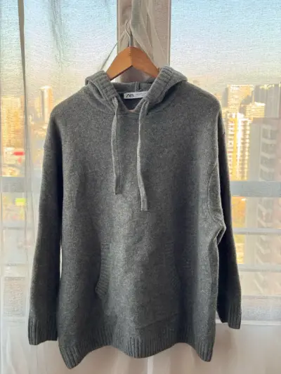 Chaleco gris con capucha Zara - miniatura 1