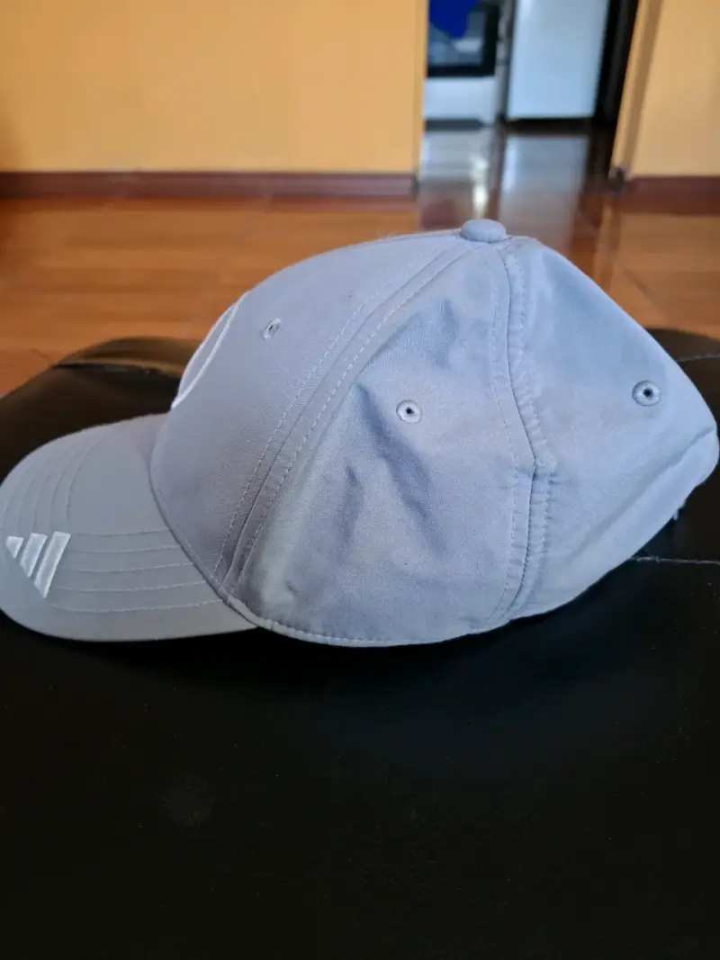 Gorra deportiva gris Adidas ajustable - 5