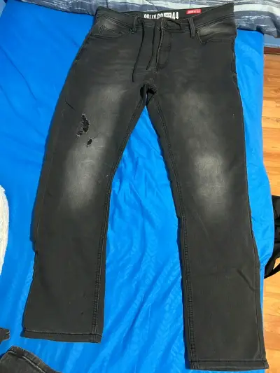 Jeans negros desgastados para hombre - miniatura 5