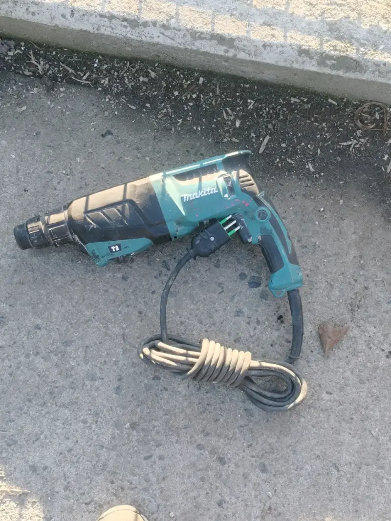 Taladro percutor Makita usado - 2