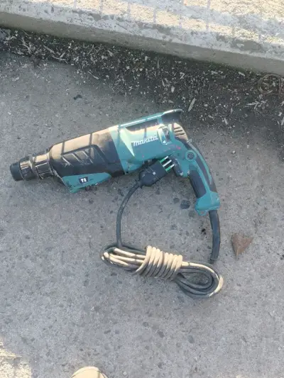 Taladro percutor Makita usado - miniatura 2