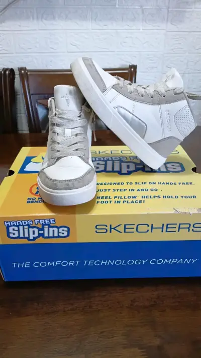 Lote de ropa talla 8/10, zapatillas Nro. 30(20cm.) - miniatura 5