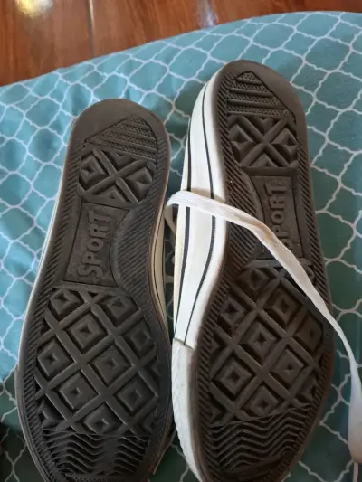 Zapatillas blancas de lona estilo casual - miniatura 5
