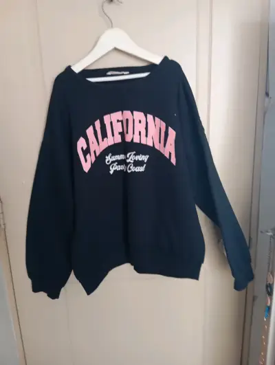 Polerón negro con estampado California - miniatura 1
