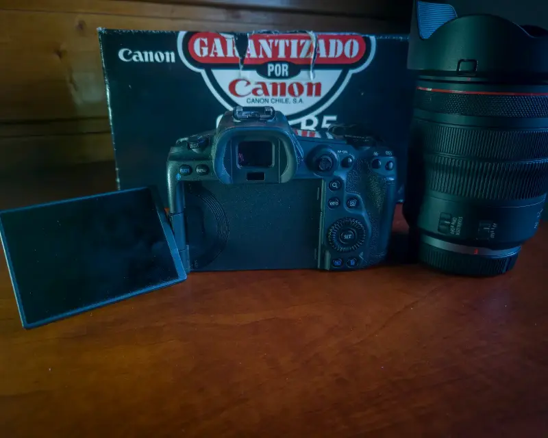 Cámara Canon EOS R5 con lente 24-105mm - 2
