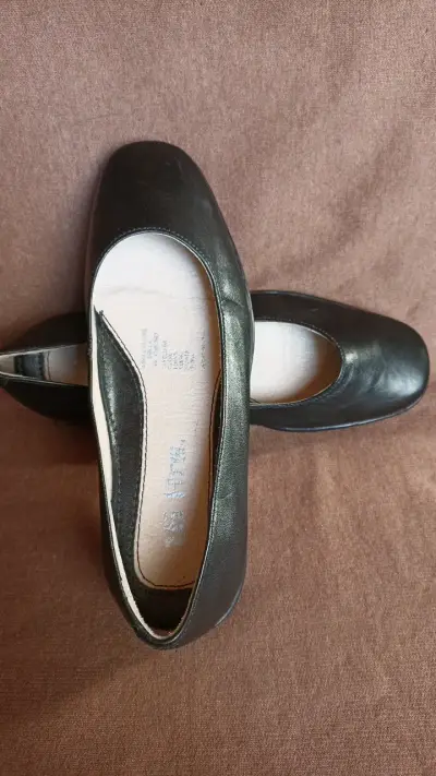 Zapatos planos negros de cuero para mujer talla 33 - miniatura 2