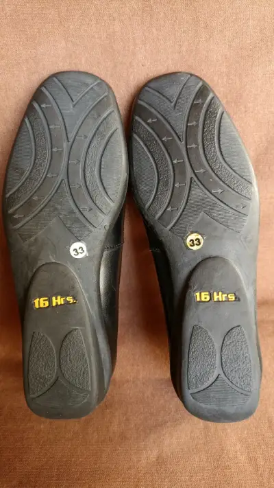 Zapatos planos negros de cuero para mujer talla 33 - miniatura 3