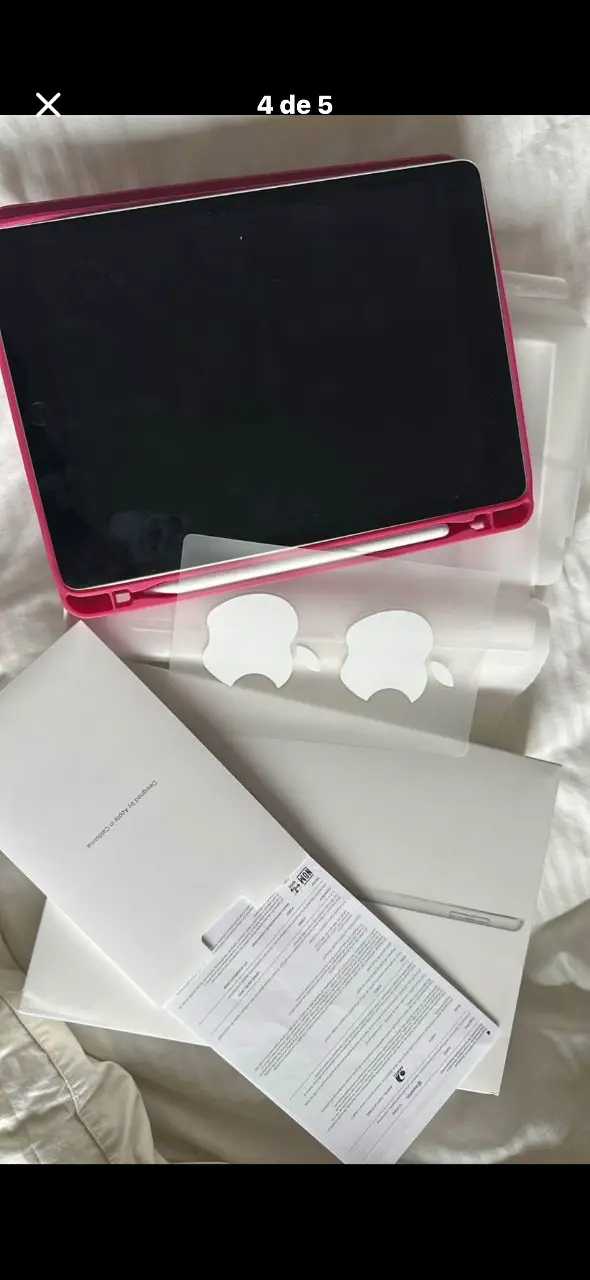 Tablet con funda protectora rosa - 2