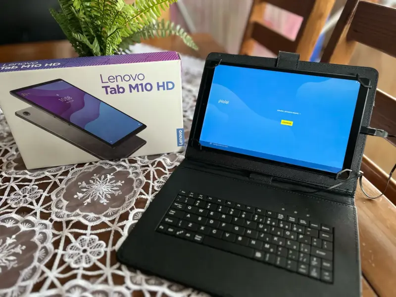 Tablet Lenovo Tab M10 HD con teclado