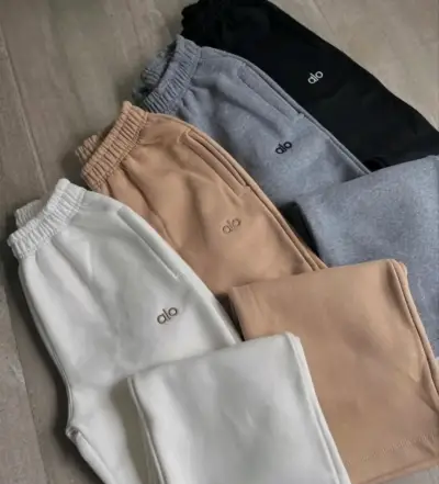 Polerones unisex con capucha y logo bordado - miniatura 2
