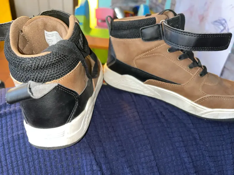 Zapatillas altas marrones con velcro - 2