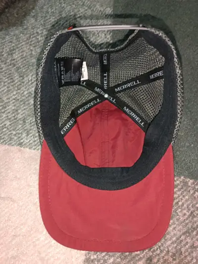 Gorra roja Merrell outdoor - miniatura 3