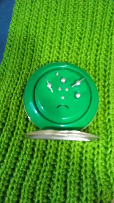 Reloj despertador vintage con diseño de gallina - miniatura 3