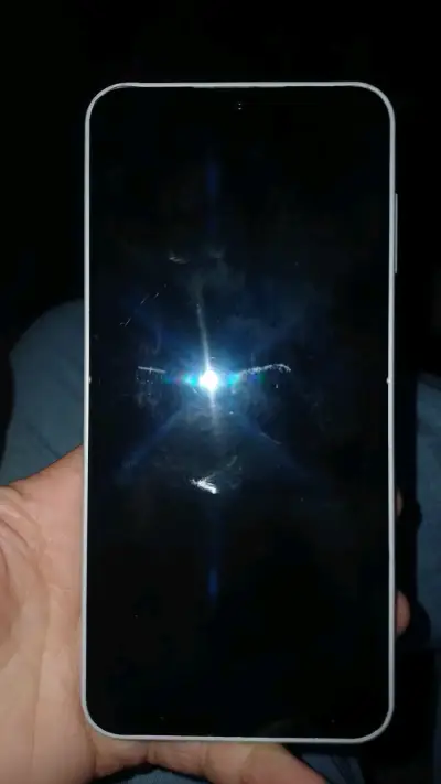 Smartphone con pantalla táctil en buen estado - miniatura 1