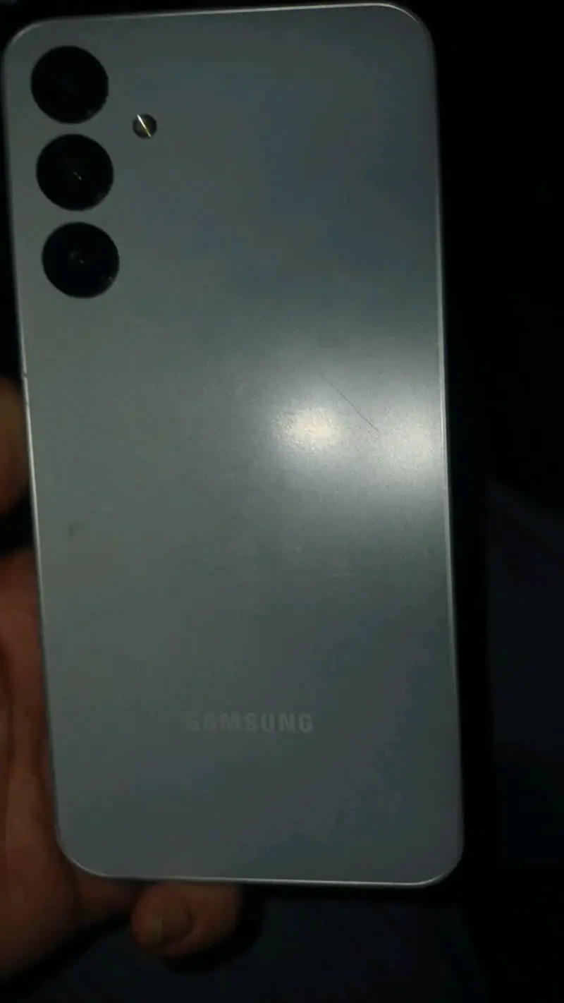 Smartphone con pantalla táctil en buen estado - 2