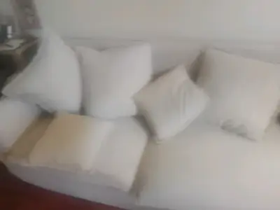 Sofá cama beige con cojines incluidos - miniatura 4