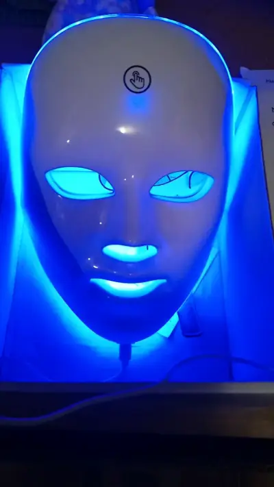 Máscara LED facial para cuidado de la piel - miniatura 4