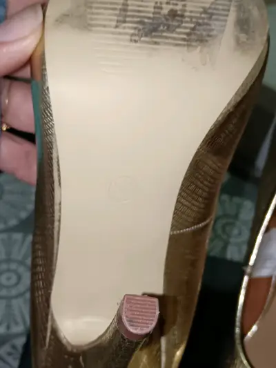 Zapatos de tacón dorados Marious elegantes - miniatura 6