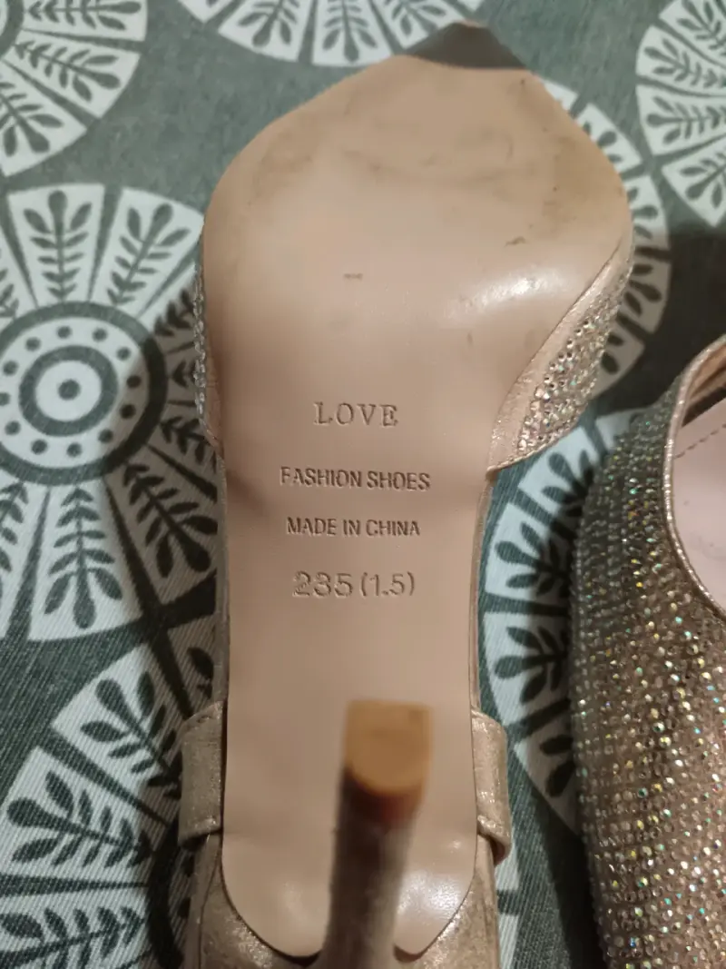 Tacones dorados con brillantes Charles & Keith - 3