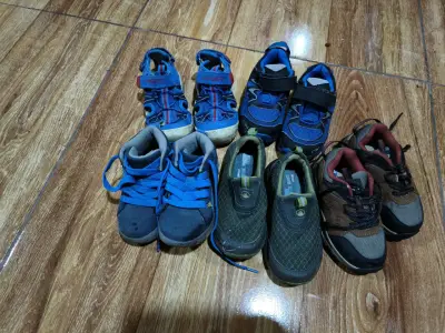 Lote de zapatillas infantiles variadas - miniatura 2