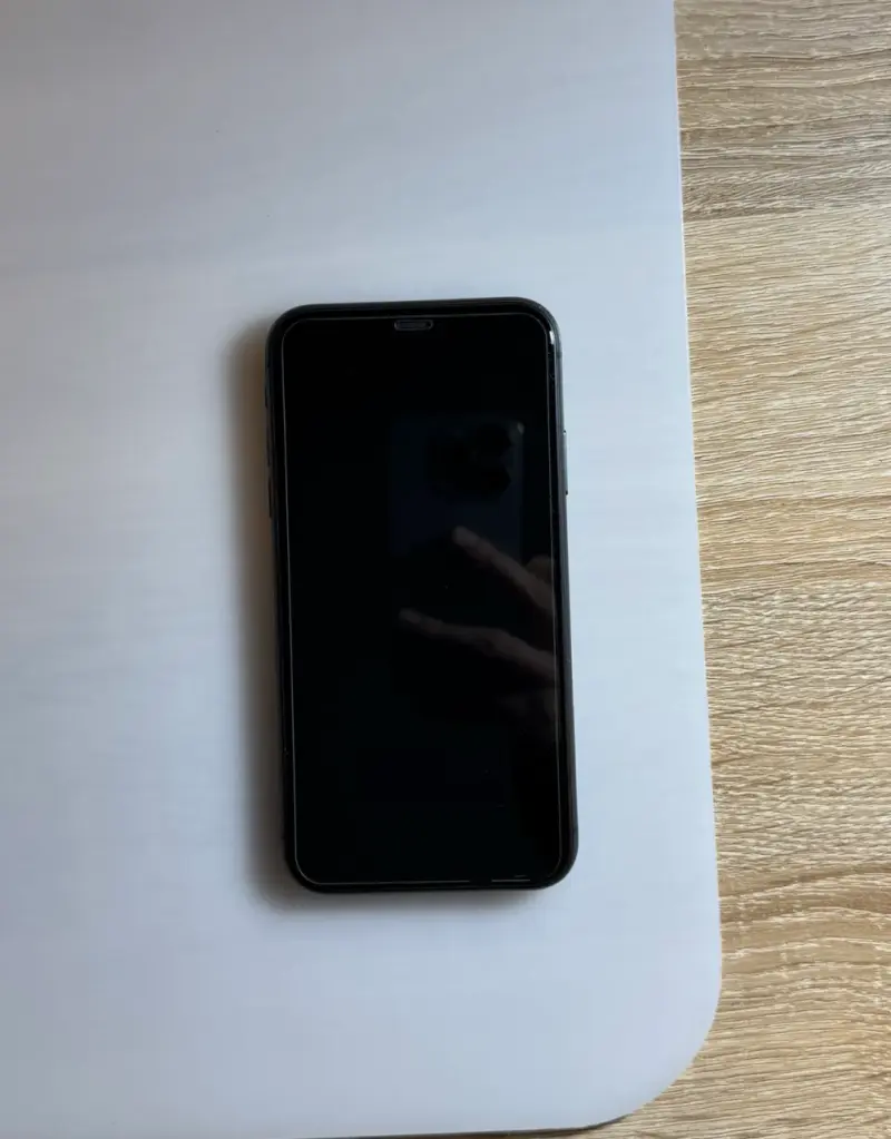 iPhone 11 128GB con accesorios - 2