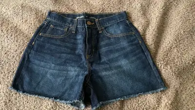 Shorts de mezclilla Old Navy para mujer - miniatura 1