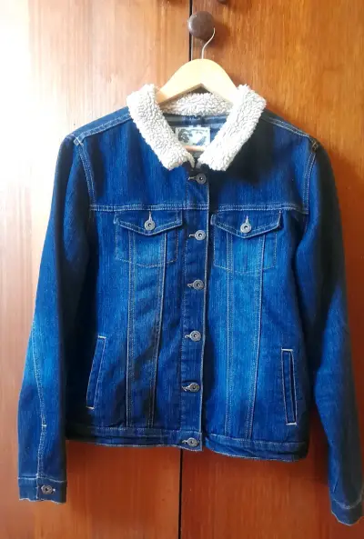 Chaqueta de mezclilla con forro de borrego - miniatura 1