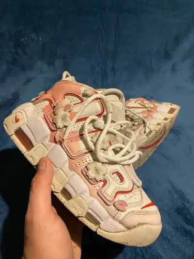 Zapatillas Up Tempo diseño floral - miniatura 1