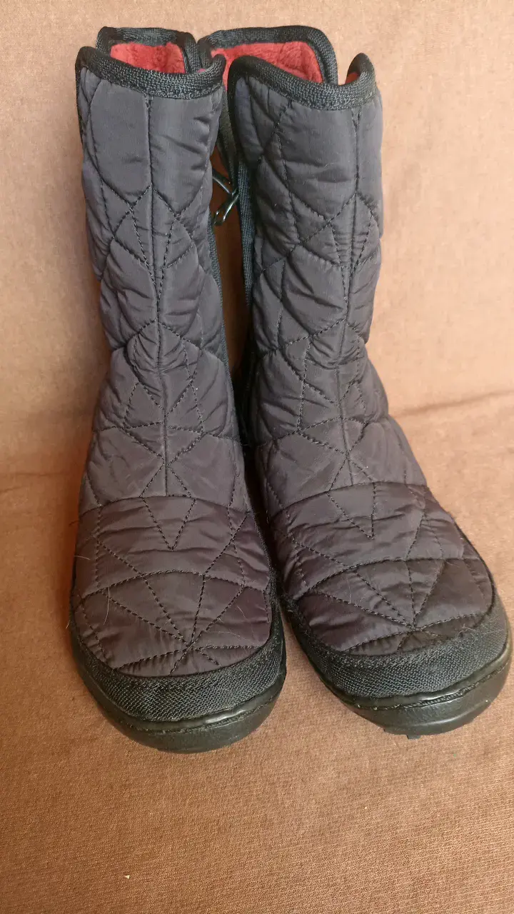 Botas acolchadas negras para invierno talla 35 1/2