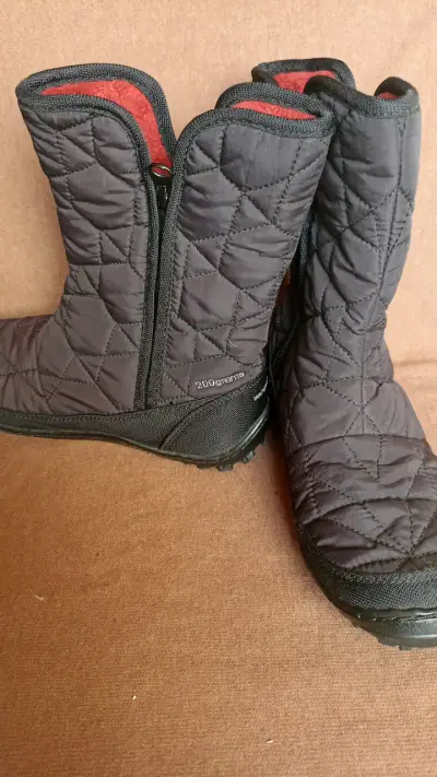Botas acolchadas negras para invierno talla 35 1/2 - miniatura 5