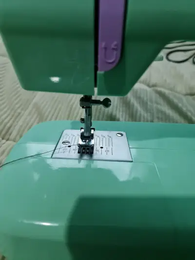 Máquina de coser MERRITT - miniatura 2