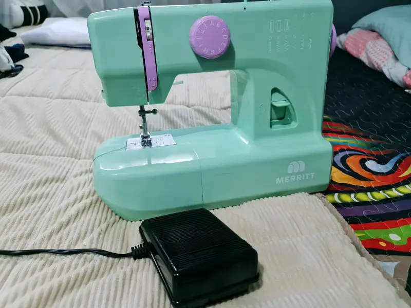 Máquina de coser MERRITT - 4