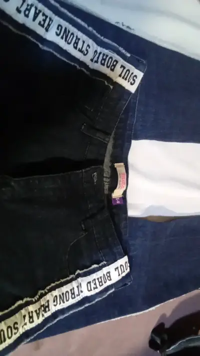 Jeans azul con cinta decorativa lateral TALLA 14 - miniatura 2
