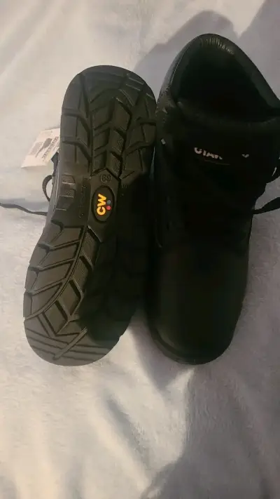 Botas de seguridad negras marca Oxypas - miniatura 2