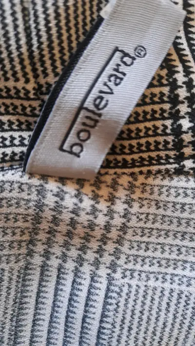 Blusa de cuadros con lazo en cuello - miniatura 3