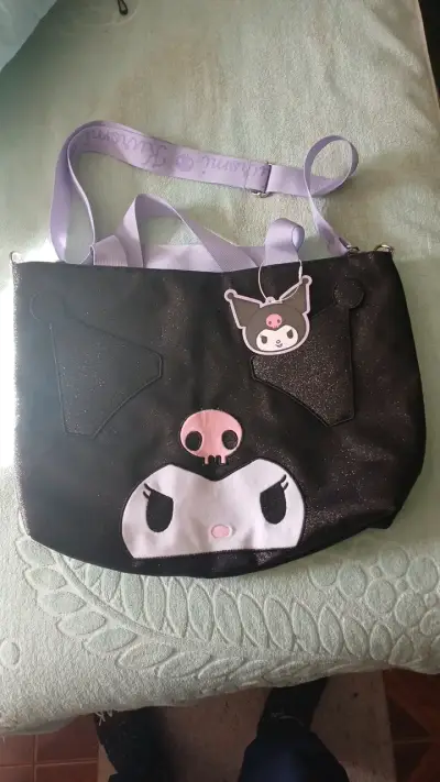 Bolso tote Kuromi negro con diseño kawaii - miniatura 1