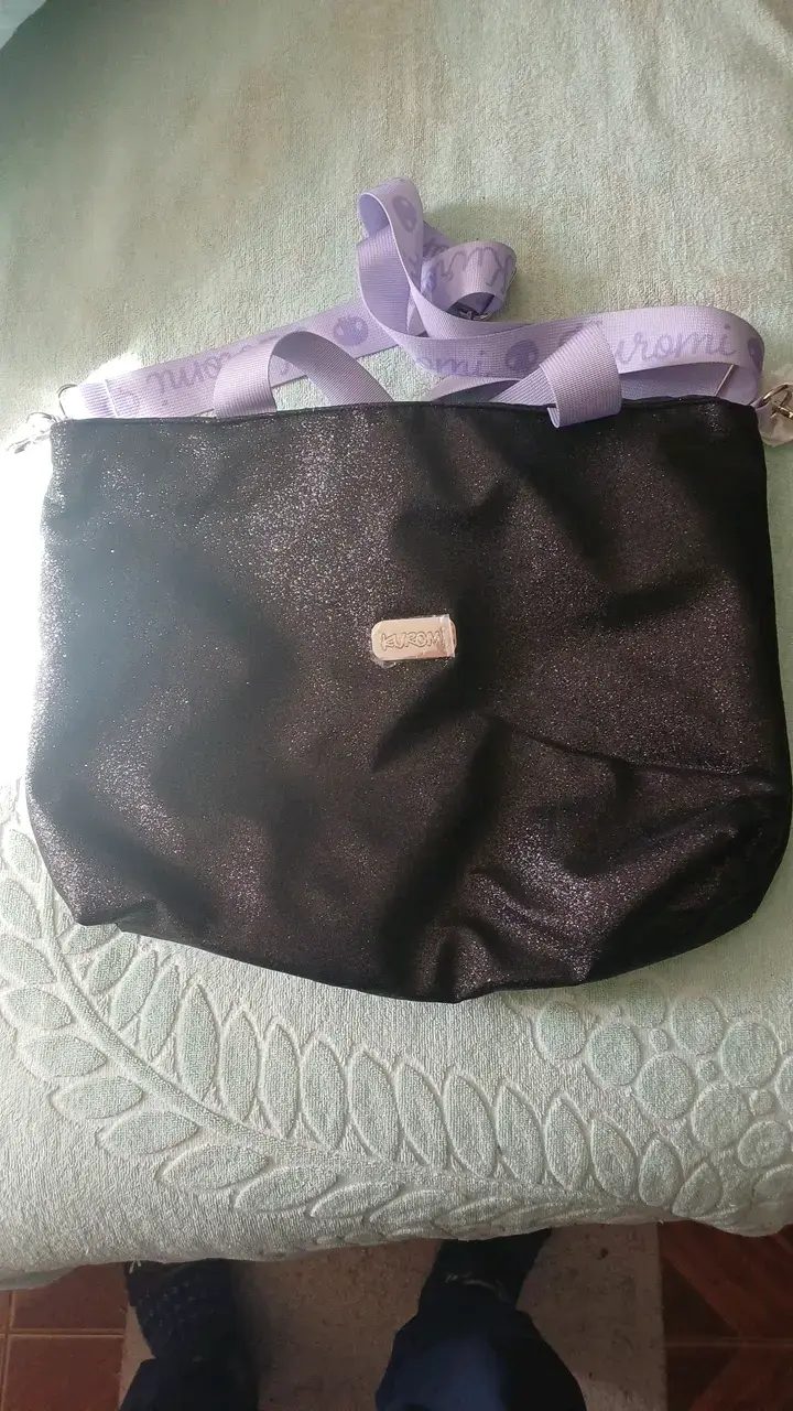 Bolso tote Kuromi negro con diseño kawaii - 2